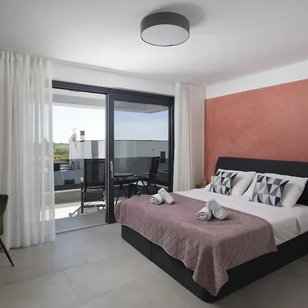 2-bedroom With Private Pool In 빌라 풀라