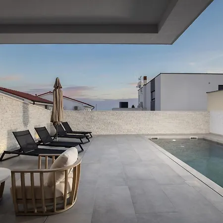 2-bedroom With Private Pool In 빌라 풀라