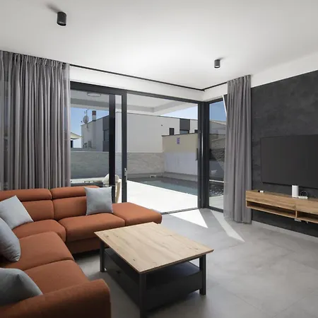 2-bedroom With Private Pool In 빌라