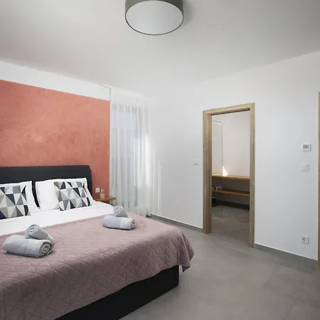 2-bedroom With Private Pool In * 풀라