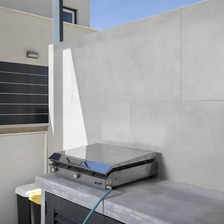 2-bedroom With Private Pool In * 풀라